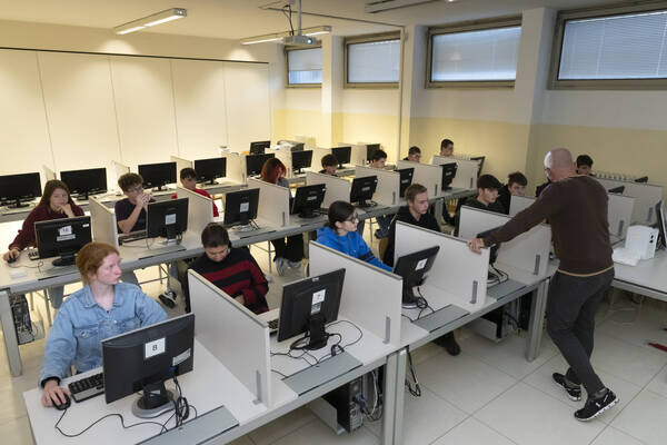 Immagine: Aule - Lezione informatica