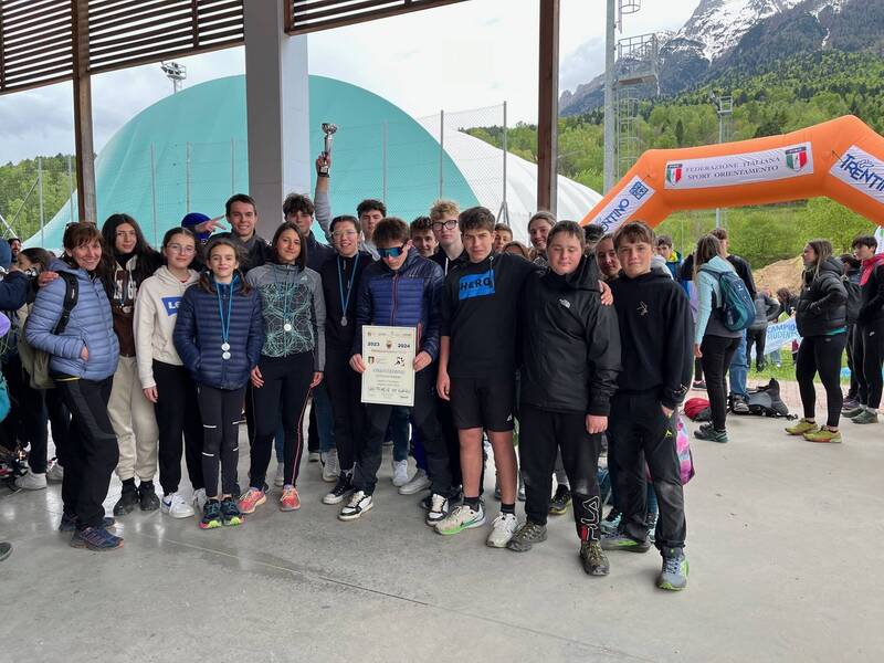 Campionati provinciali di Orienteering: studentesse FEM sul podio
